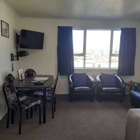 אואהמרו Aaa Thames Court Motel מראה חיצוני תמונה