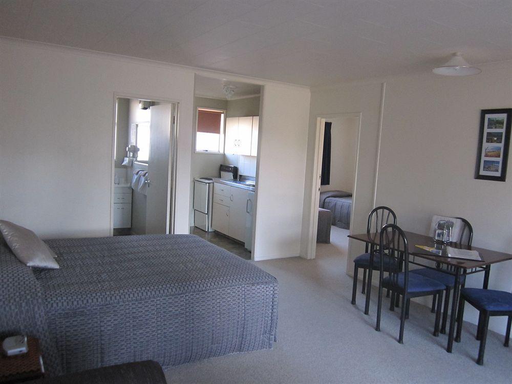 אואהמרו Aaa Thames Court Motel מראה חיצוני תמונה
