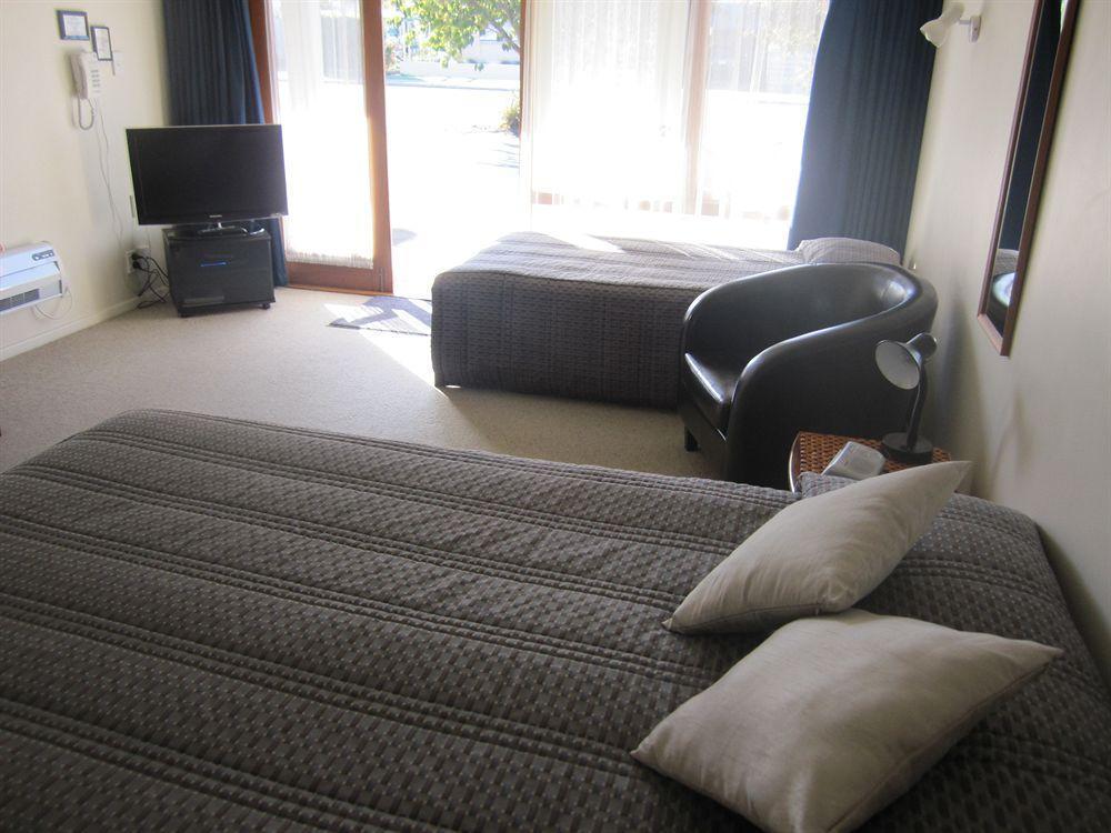 אואהמרו Aaa Thames Court Motel מראה חיצוני תמונה