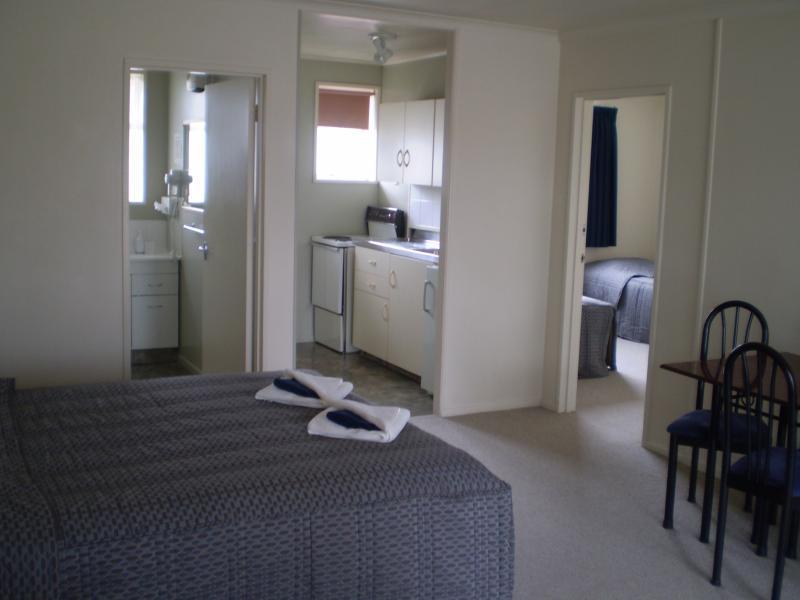 אואהמרו Aaa Thames Court Motel מראה חיצוני תמונה