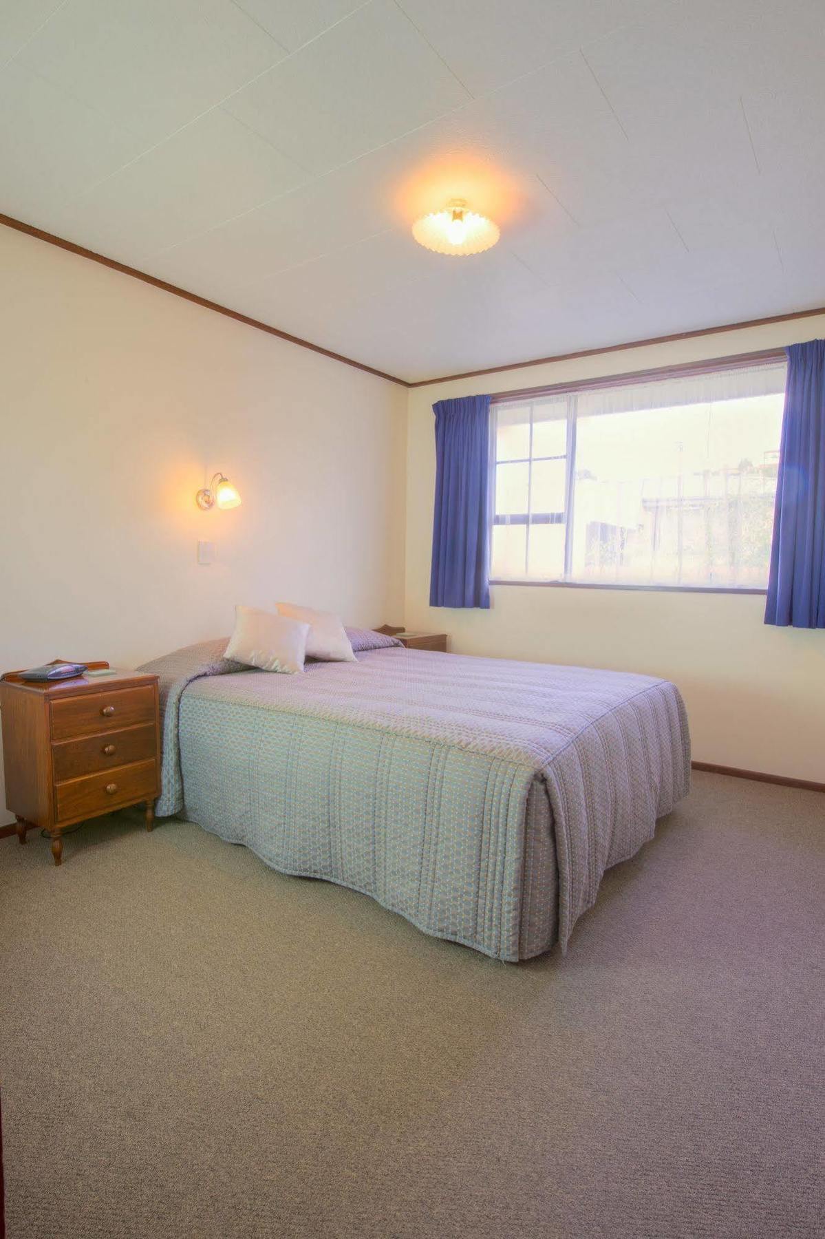 אואהמרו Aaa Thames Court Motel מראה חיצוני תמונה