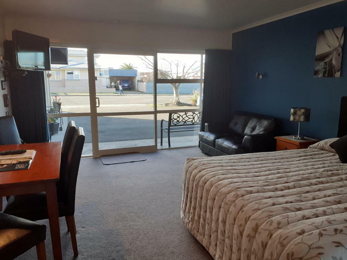אואהמרו Aaa Thames Court Motel מראה חיצוני תמונה